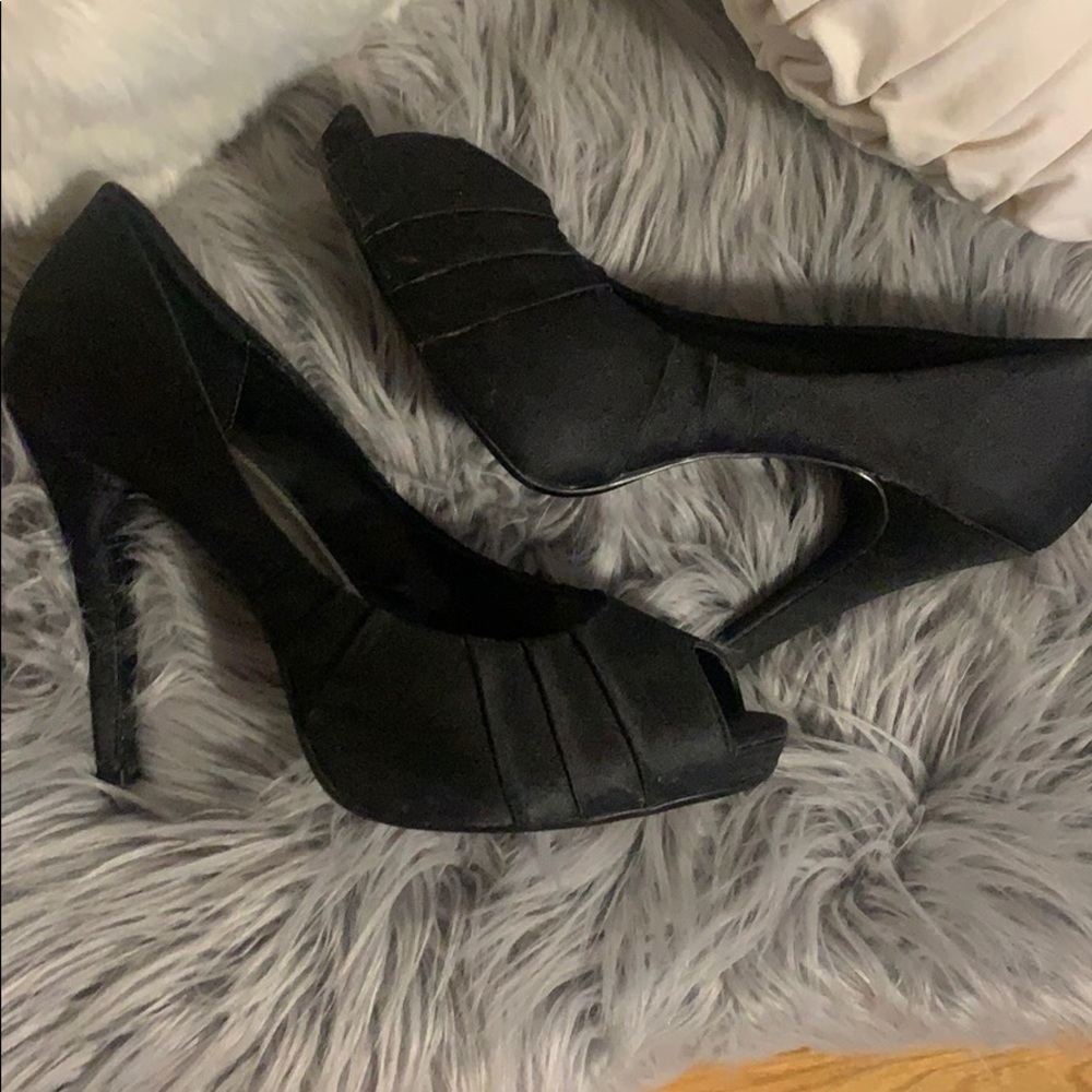 Kelly & Katie Black Satin Peep Toe Pumps Size 10